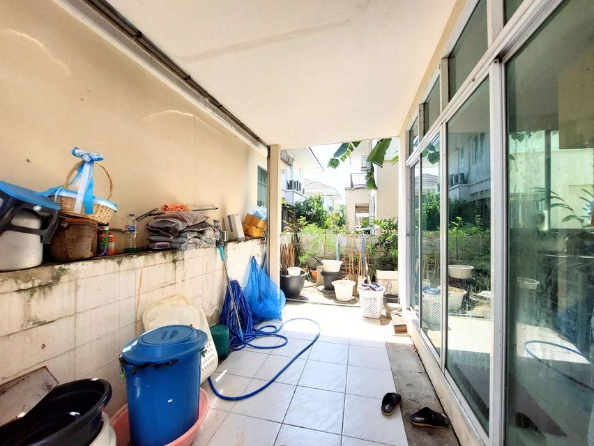 ธัญรดา วัชรพล เดินทางสบาย ใกล้รถไฟฟ้าสายสีเขียวและทางด่วนสุขาภิบาล 5 เข้าเมืองไว ดีลสุดคุ้ม 4.39 ลบ. ฟังก์ชันครบ 3 นอน 3 น้ำ จอดรถได้ 2 คัน 17