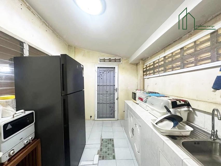 ทาวน์เฮ้าส์ หลังมุม 34 ตร.ว. หมู่บ้านรินทิชา ร่มเกล้า 6 ลาดกระบัง มีนบุรี 9