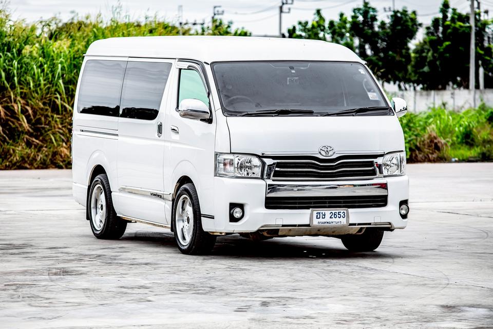 TOYOTA VENTURY 2.7G ปี 2017 เกียร์ Auto สีขาว