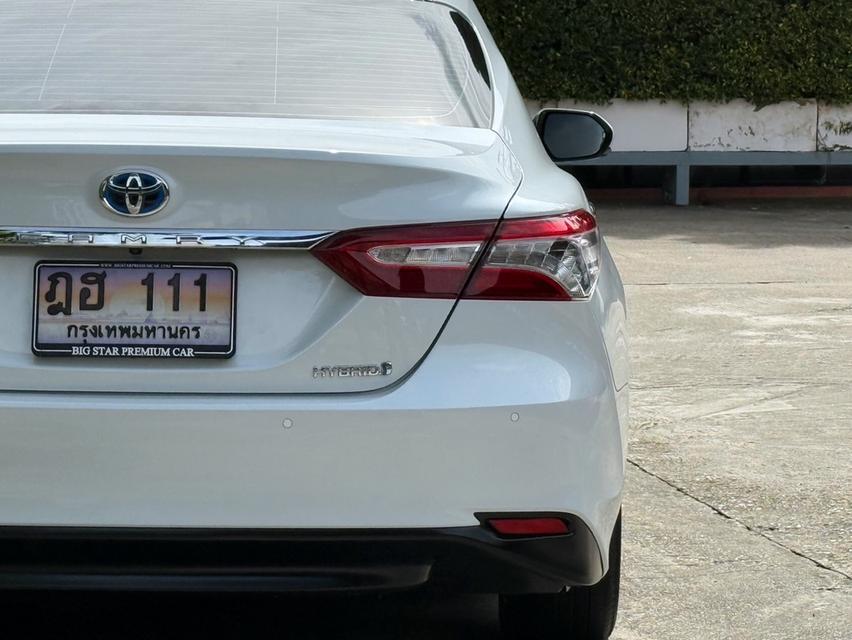 2021 CAMRY HV PREMIUM รุ่น TOP สุด รถมือเดียวออกป้ายแดง รถวิ่งน้อย เข้าศูนย์ตรงระยะ รถไม่มีอุบัติเหตุครับ 9