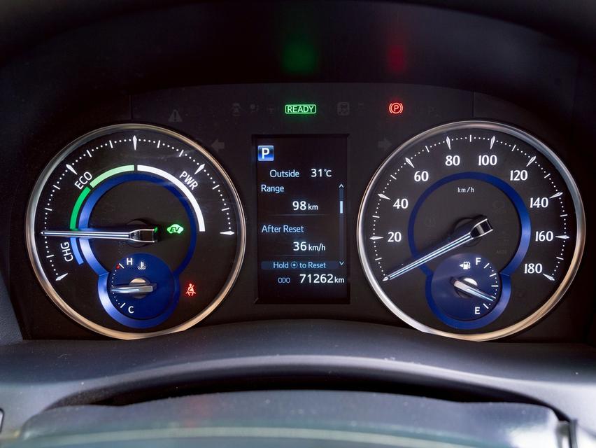 Toyota Alphard 2.5L GF Hybrid ปี 2022 16