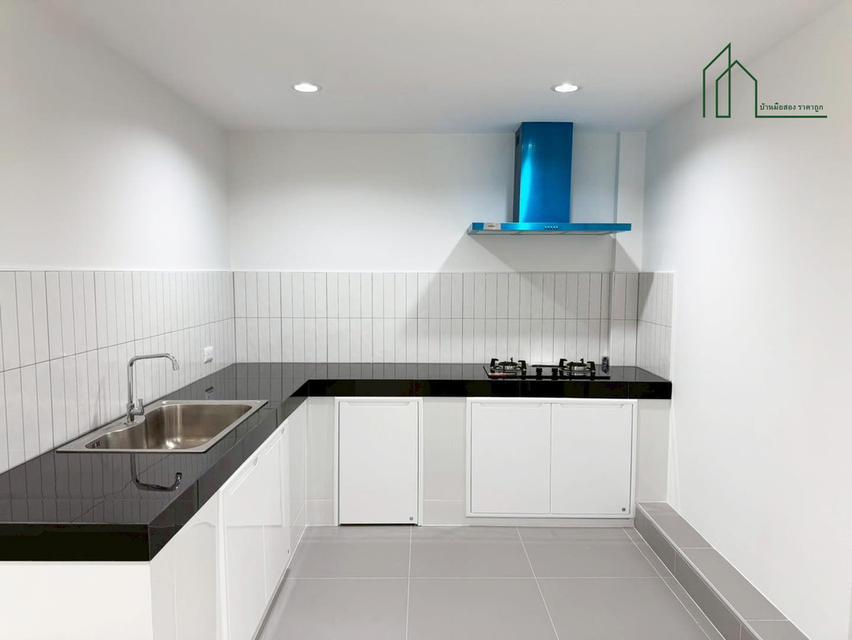 ทาวน์โฮม 3 ชั้น เล่นระดับ ซอยนาคนิวาส37 โชคชัย 6