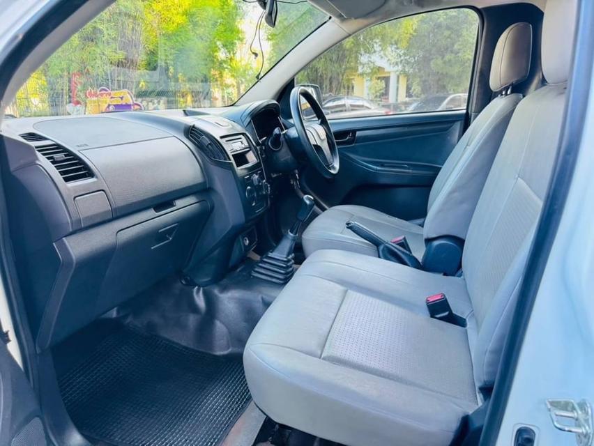  ISUZU D-MAX SPARK ตู้ทึบ ดีเซล เครื่อง1.9cc. เกียร์ธรรมดา ปี2019 6