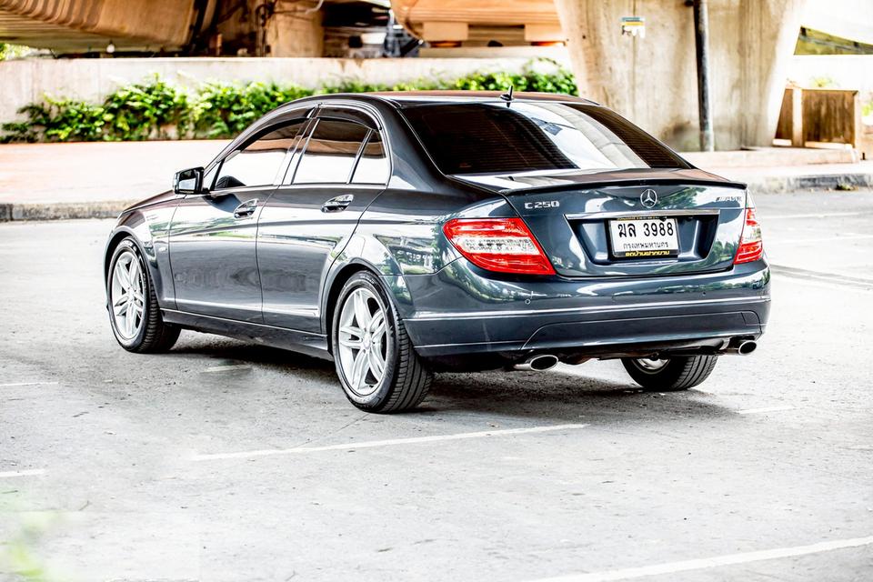 Benz C250 ปี 2013 สีรถสวย สภาพดีมากๆ  8