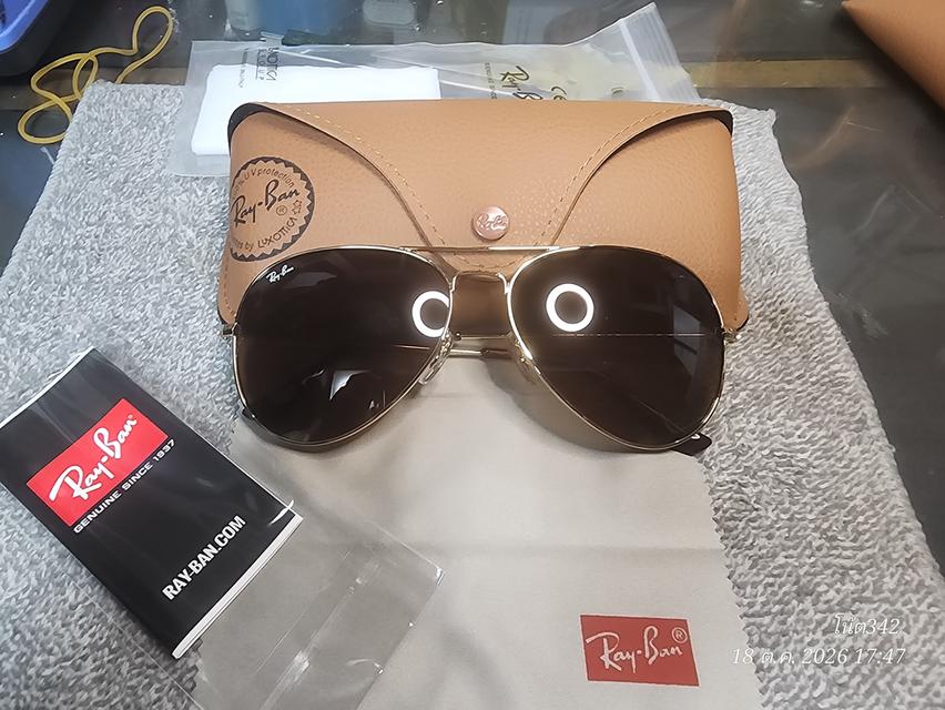 RayBan แท้สภาพใหม่ มีแว่น มีbook มีผ้าเช็ดแว่น กับซองใส่แว่น รับประกันของแท้ทุกอัน ดู2รูปสุดท้ายได้ครับเป็นเครื่องการันตี รูปย่อยที่ 3