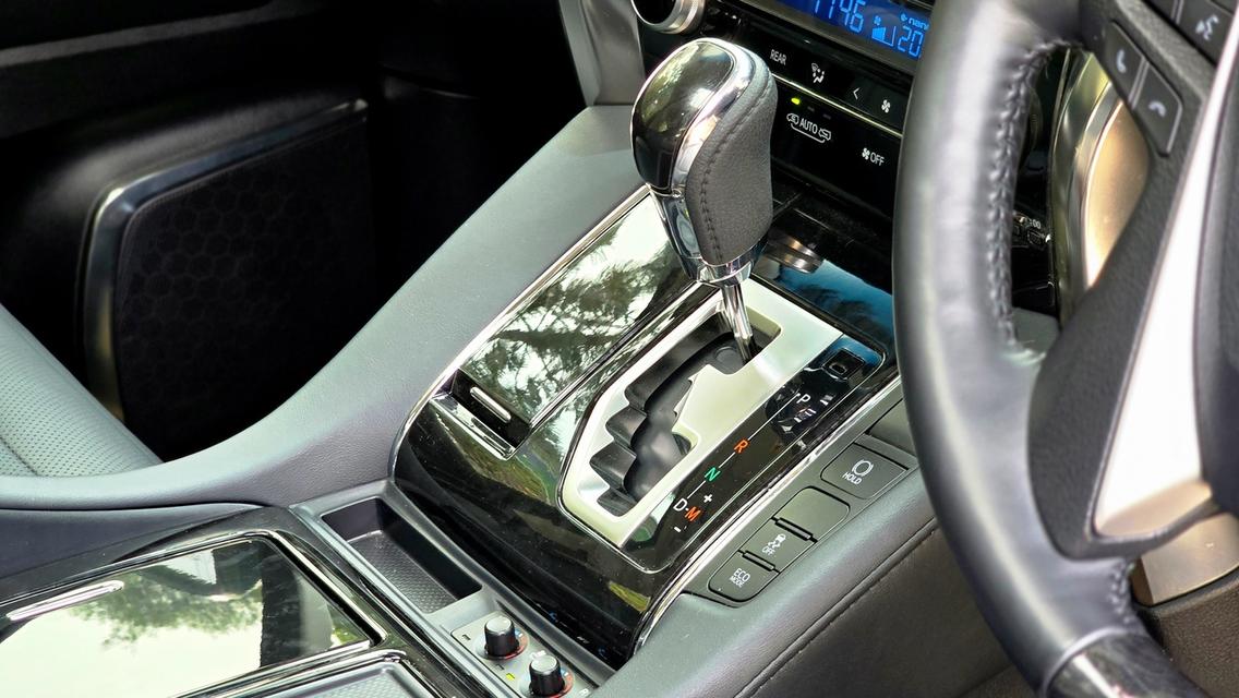 รหัสรถ WB36 TOYOTA Alphard 2.5  SC Package รุ่น Top สุด ปี 22  10