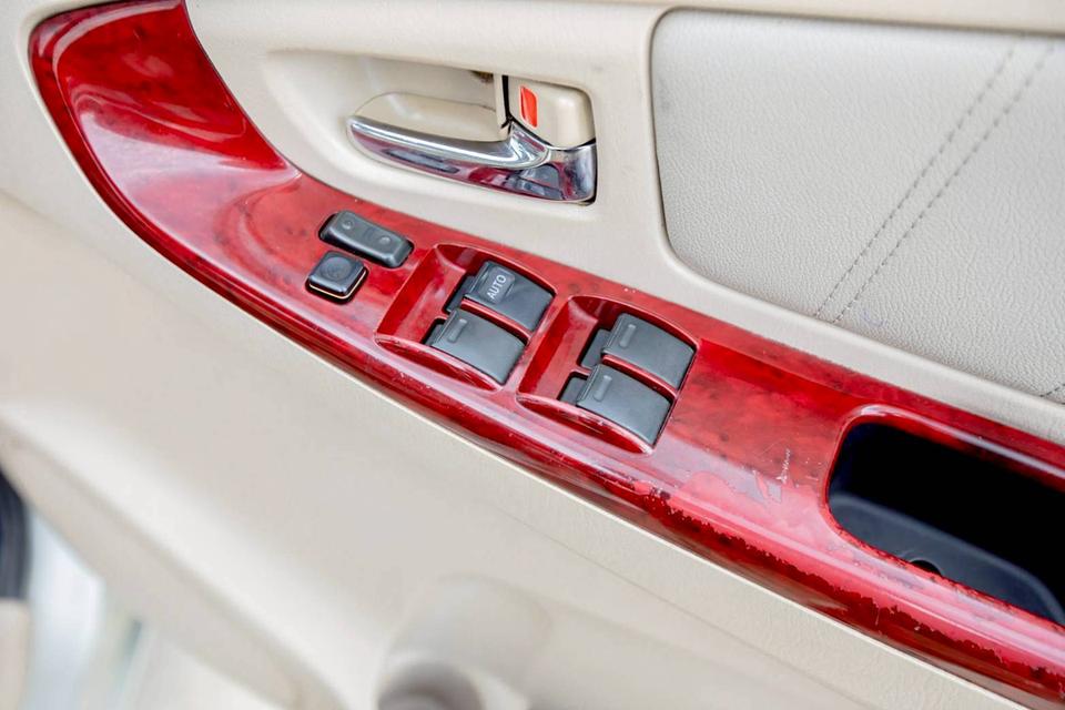 Toyota INNOVA 2.0V เกียร์ Auto 7 ที่นั่ง ปี 2005 สีน้ำตาล 15