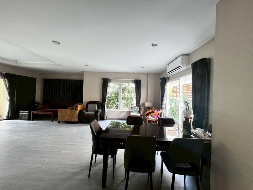 หมู่บ้านเดอะเซนโทร อ่อนนุช-ลาดกระบัง ซอย 20 ถนนลาดกระบัง แขวงลาดกระบัง เขตลาดกระบัง กรุงเทพมหานคร 11