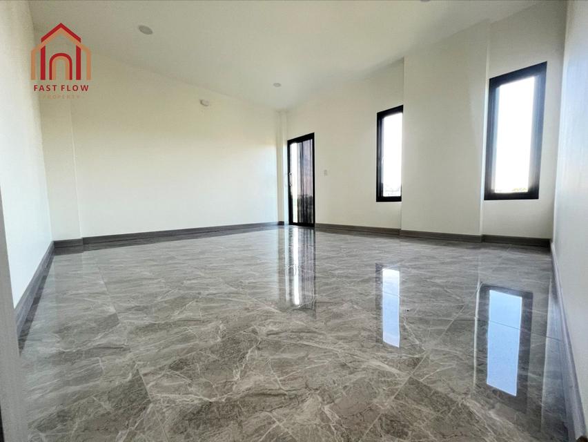 ขาย บ้านเดี่ยว ใกล้เซ็นทรัลนครปฐม ติดถนนสาธารณะ 2 ด้าน บ้านเลขที่สวย พร้อมอยู่ ไม่เคยพักอาศัย วัสดุอย่างดี ถนนยิงเป้าใต้ ซอยตรงข้าม สวนราชพฤกษ์เอราวัณ 10