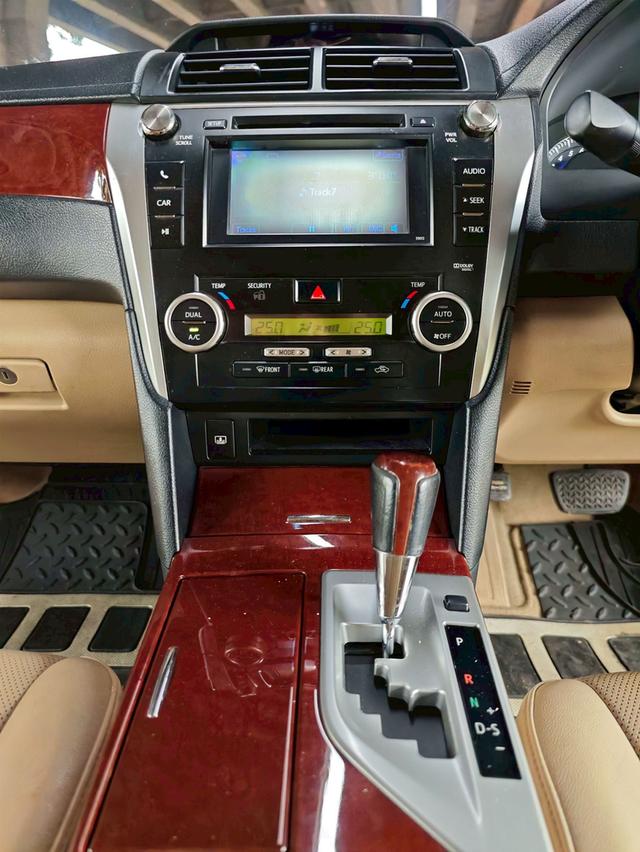 Toyota CAMRY 2.5 G AT ปี 2012 เบนซิน (ถอดแก๊สแล้ว) เกียร์ออโต้ 13