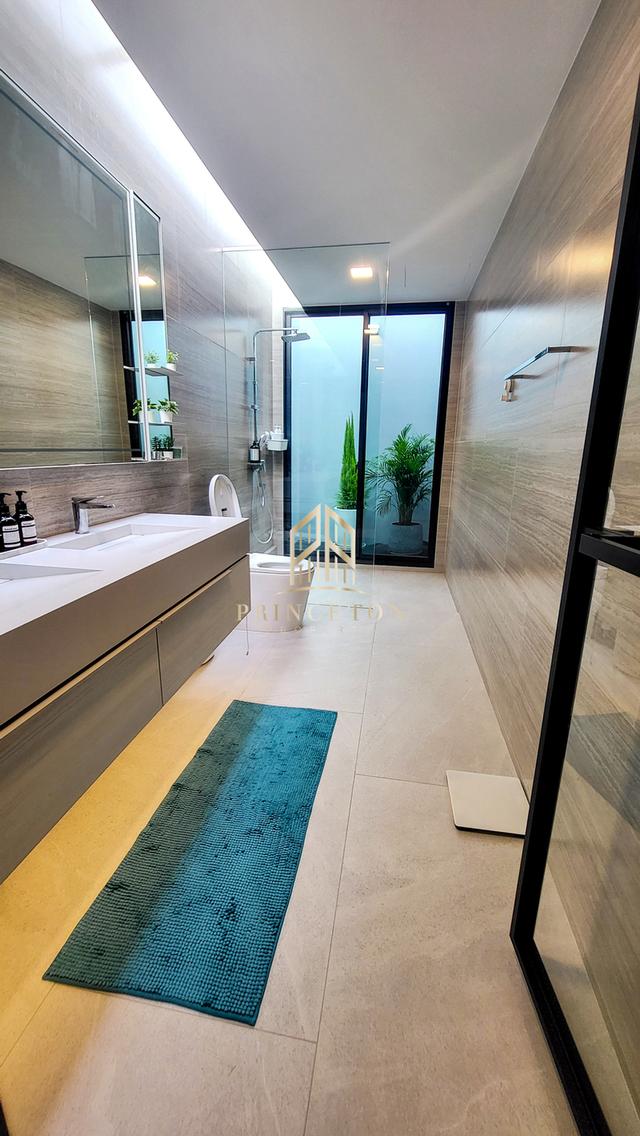 ขายด่วน! ราคาพิเศษ บ้านหรู 3 ชั้น สไตล์ Beyond Loft Vive Krungthep Kreetha 12