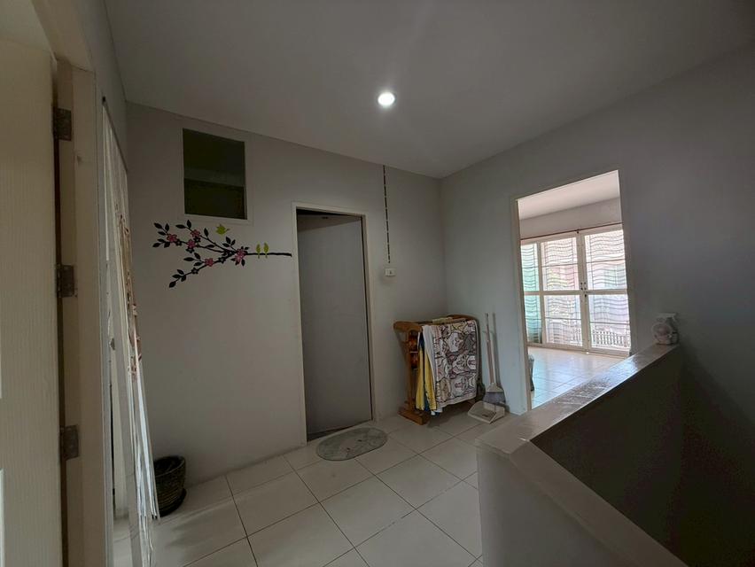 หมู่บ้านสุขสำราญ ลีฟวิ่ง (ประชาอุทิศ 90) ถนน รพช.ประชาอุทิศ  ต.คลองบ้านสวน อ.พระสมุทรเจดีย์ จ.สมุทรปราการ 13