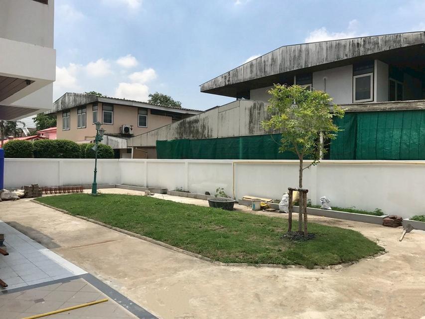 หมู่บ้านทิพวัล เทพารักษ์ ให้เช่าบ้านเดี่ยว 100 ตารางวา 3 ห้องนอน 5 ห้องน้ำ รถไฟฟ้าสายสีเหลือง ทิพวัล 5