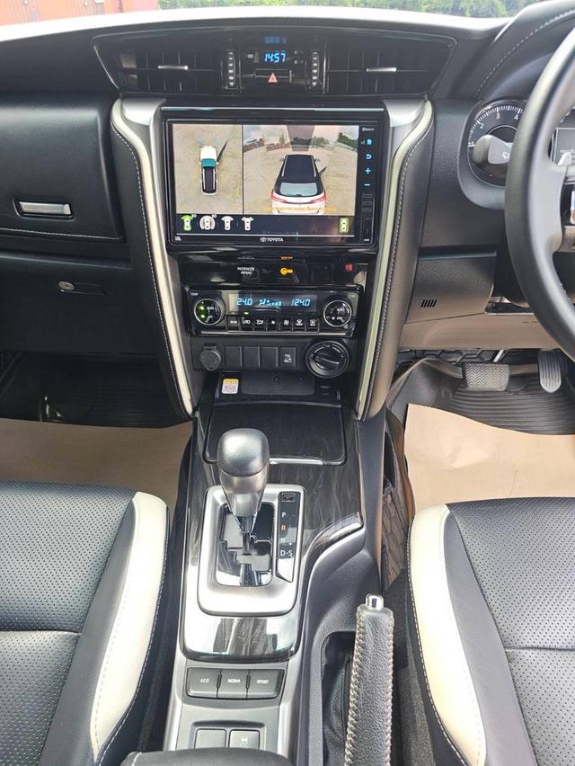 เข้าใหม่#Toyota #Fortuner 2.8 Legender 4WD Black Top ปี 2023 จด 24 รูปที่ 13