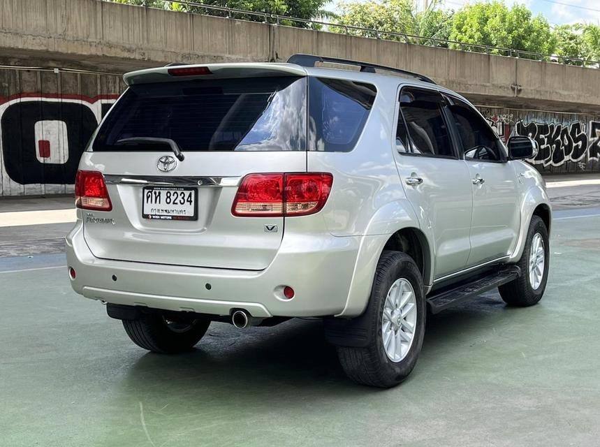 Toyota Fortuner 2.7 V 4WD Auto ปี 2005  4