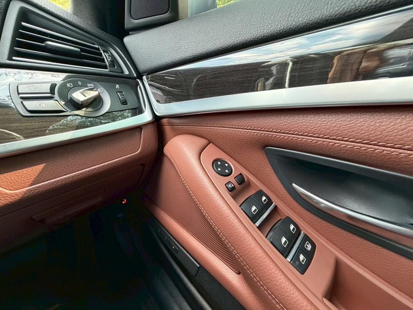 BMW 525D Top ปี11 ดีเซล สีขาวรถสวย สภาพสุดเนี้ยบ เข้าศูนย์ทุกระย รูปที่ 14
