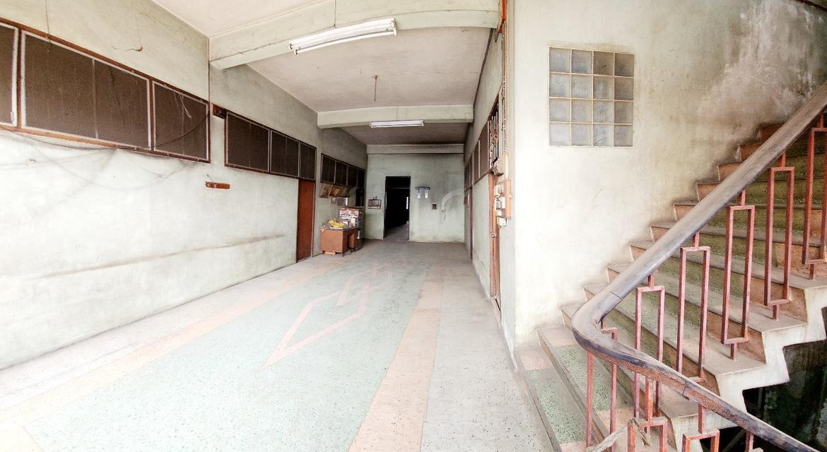 ขายอาคารพาณิชย์ 3ชั้นครึ่ง ติดถนนมิตรภาพ (ตรงข้ามคอนโดพลัส ) |  74 ตร.ว.  ขาย 19 ลบ. หน้าวิทยาลัยเทคนิค เยื้องเดอะมอลล์โคราช 18