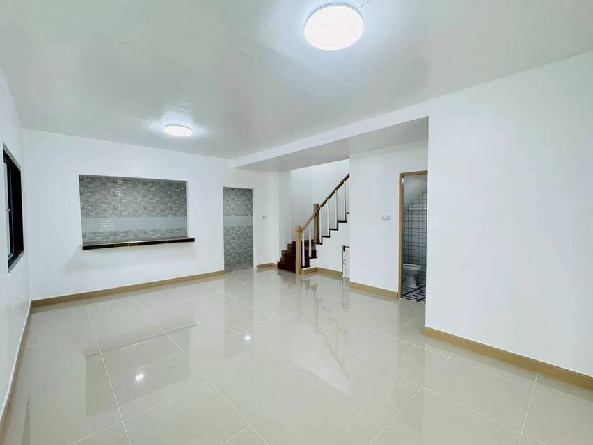 หมู่บ้านพฤกษา10 8