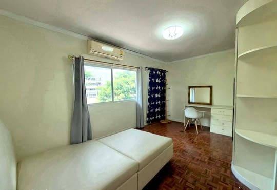 ขายทาวน์โฮม 3 ชั้น หลังกลางสว่าง สดใส พื้นที่ 21 ตร.วา 4 ห้องนอน 3 ห้องน้ำ 2 ที่จอดรถ 10