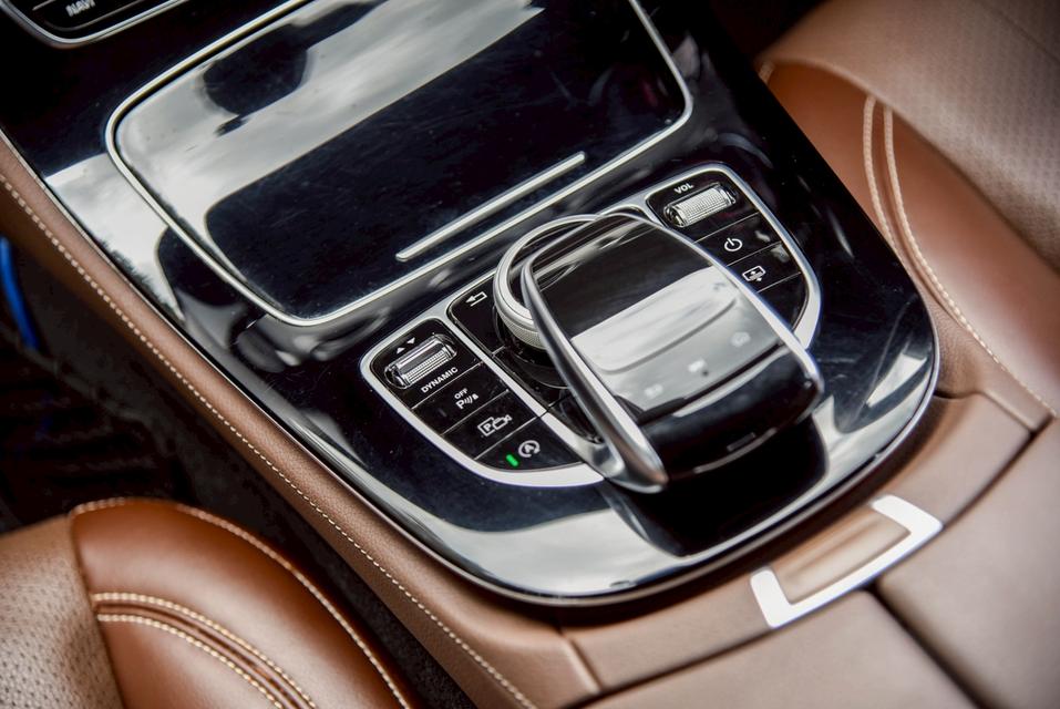 รหัสรถ CBL375 Mercedes-Benz E220d Avantgarde W213 AT 2017 18