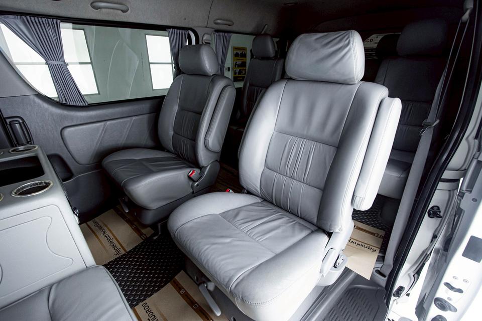 TOYOTA VENTURY 2.7 V 2010  6