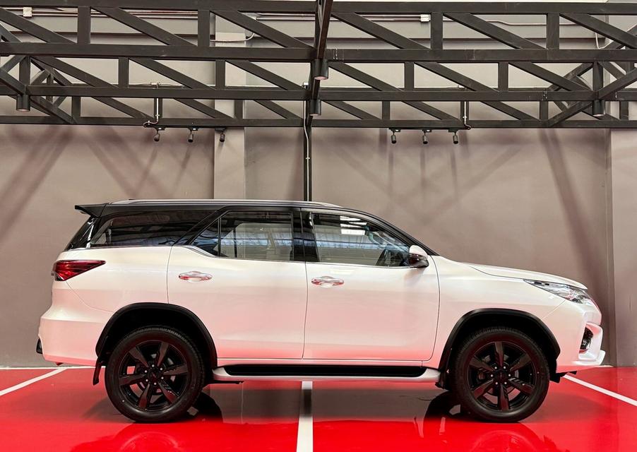 2019 TOYOTA FORTUNER TRD รถมือเดียวออกป้ายแดง รถวิ่งน้อย ประวัติศูนย์ครบ ไม่เคยมีอุบัติเหตุครับ