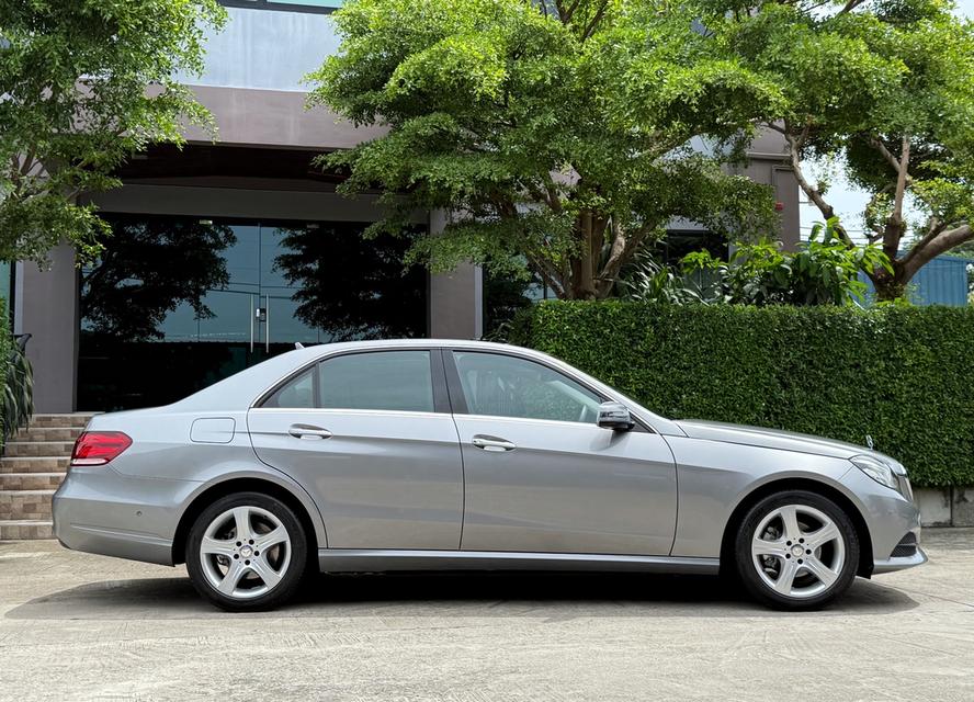 2015 BENZ E200 FACELIFT รถมือเดียวสภาพป้ายแดง 35,000 กม รถเข้าศูนย์ทุกระยะ ไม่เคยมีอุบัติเหตุครับ