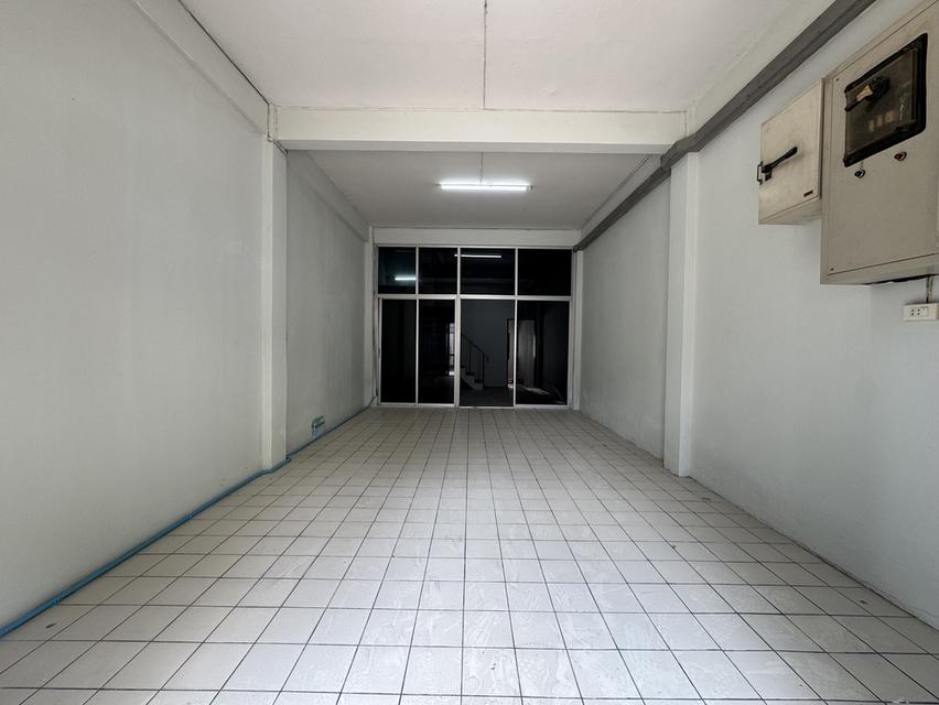 ทาวน์เฮาส์ 3 ชั้น ลาซาล 32 ติดถนนหลัก 4