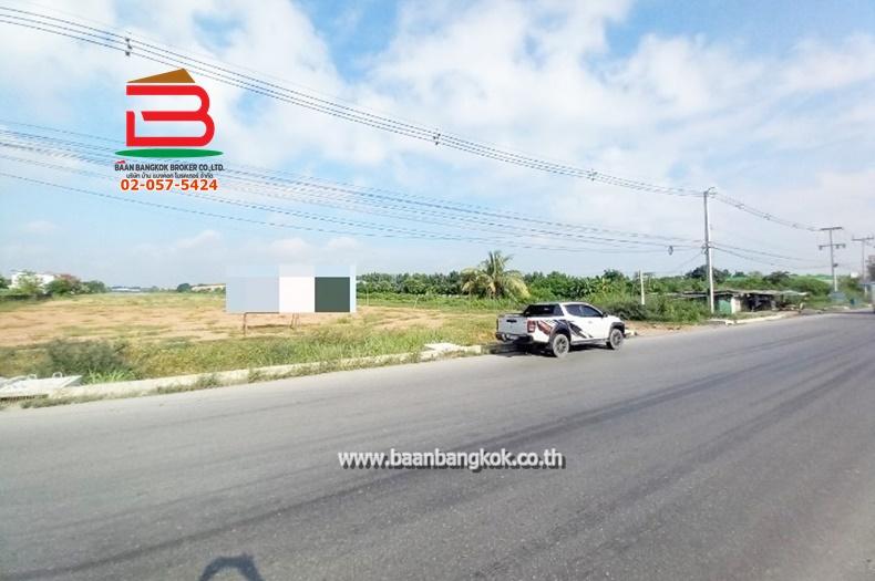 ที่ดินเปล่า ติดถนนสาย ปท.3004 (ลำลูกกา-คลอง 7) เนื้อที่ 28-2-42.9 ไร่ ใกล้สามแยกไฟแดง เส้น 3004 อำเภอลำลูกกา จังหวัดปทุมธานี 12