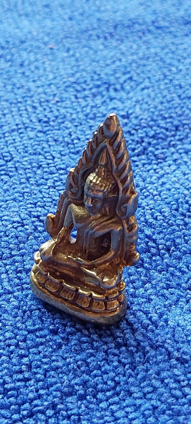 รูปหล่อพระพุทธชินราชฐานอกเลา รูปที่ 3