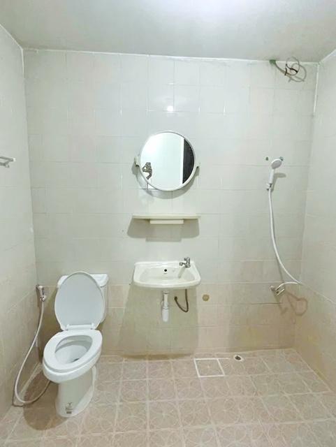 ถ.เลียบด่วนเอกมัย-รามอินทรา MRT วัชรพล 1.7 กม. ให้เช่าทาวน์เฮ้าส์ 2 ชั้น 28 ตร.ว. 230 ตร.ม. ติดถนนนวลจันทร์ 3 นอน 2 น้ำ 8