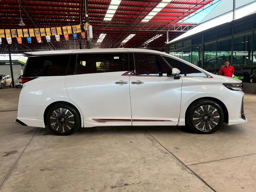 Toyota Vellfire 2.5 HEV E-FOUR VIP Executive Lounge 2024 ตัวท๊อปสุด 4