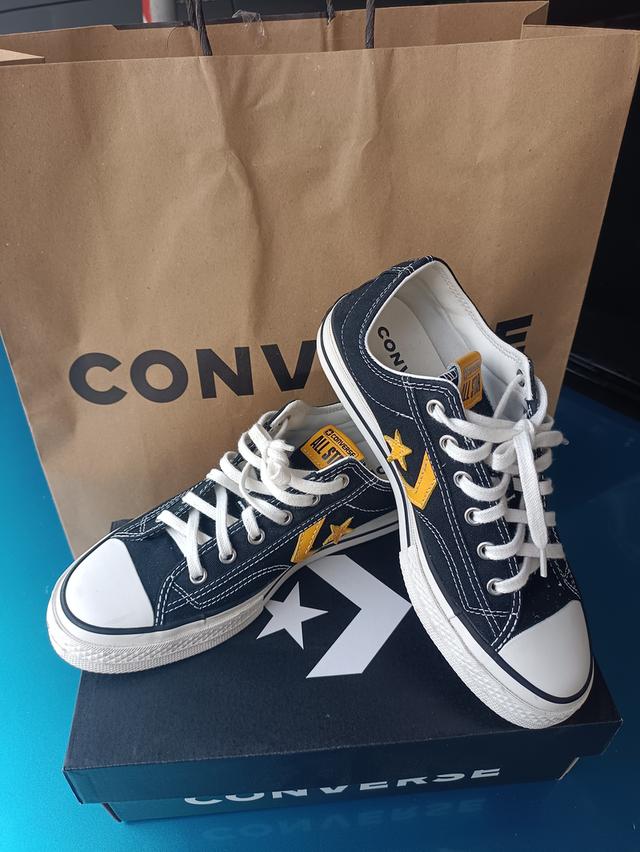 รองเท้าผ้าใบ converse