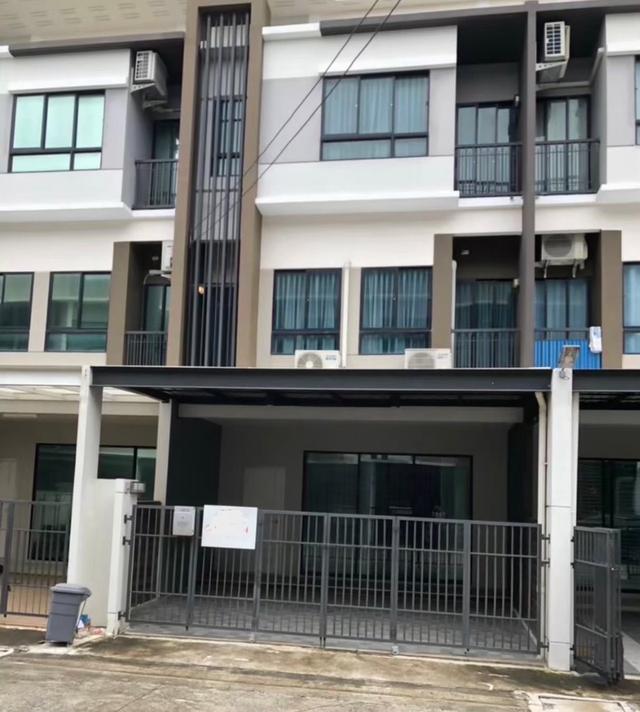 ทาวน์โฮม 3 ชั้นสไตล์โมเดิร์น พร้อมอยู่! 📍โครงการ Patio พาทิโอ รามอินทรา 1