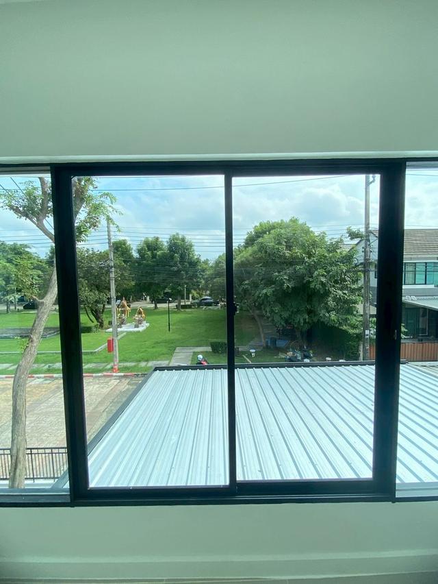 ขาย ทาวน์เฮาส์ 2 ชั้น ,เนื้อที่ 38 ตารางวา หมู่บ้านเดอะวิลล่า วงแหวน-รามอินทรา ซอยคู้บอน 27 แยก 10 แขวงท่าแร้ง เขตบางเขน กรุงเทพฯ 11