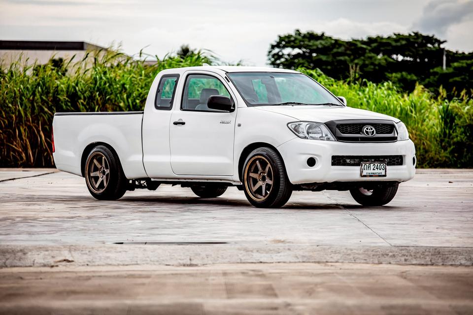 Toyota Vigo Cab 2.5J ดีเซล เกียร์ธรรมดา ปี 2010 สีขาว