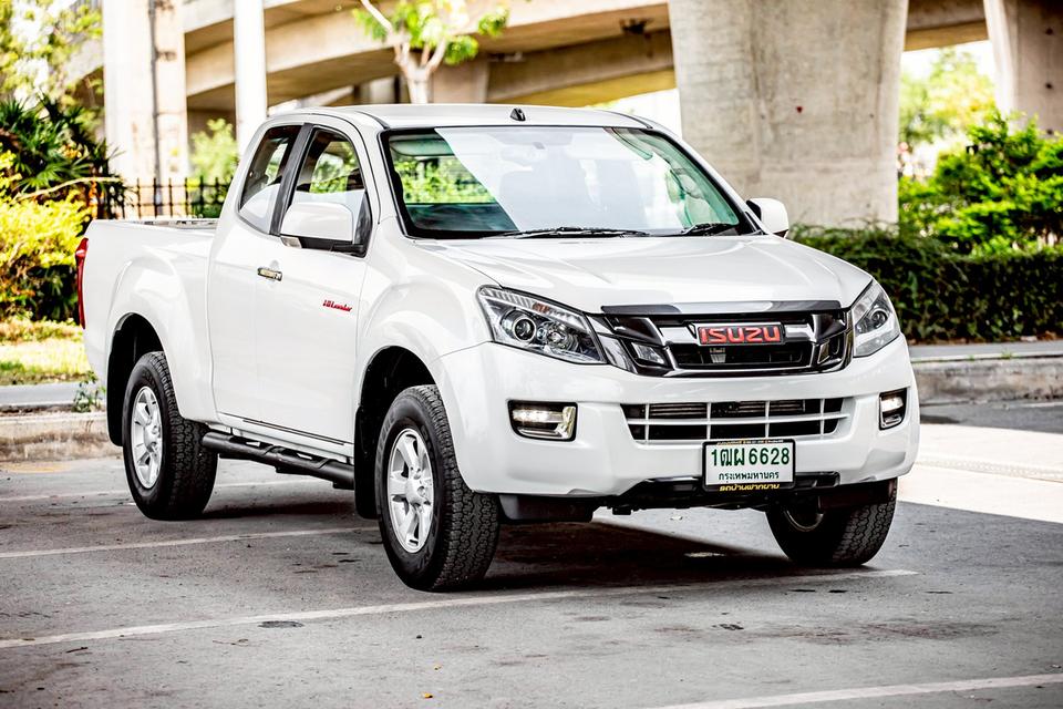 Isuzu D-Max Hi-Lander Cab 2.5 VGS Z ท๊อป ปี 2015 เกียร์ธรรมดา สีขาว