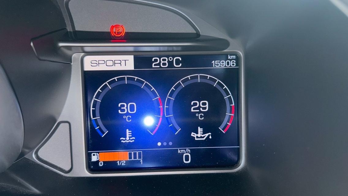 รหัสรถ KPV2899 2020 Ferrari Portofino 3.9 Convertible สี ROSSO CORSA รูปย่อยที่ 2