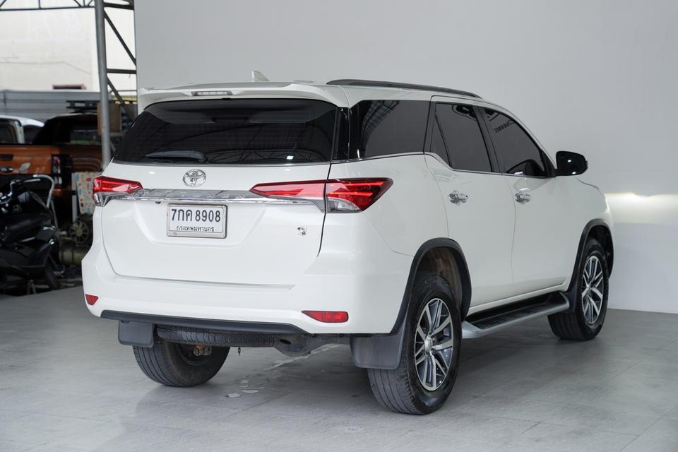 #TOYOTA FORTUNER 2.4 V AT ปี 2017 จด 2018 สี ขาว