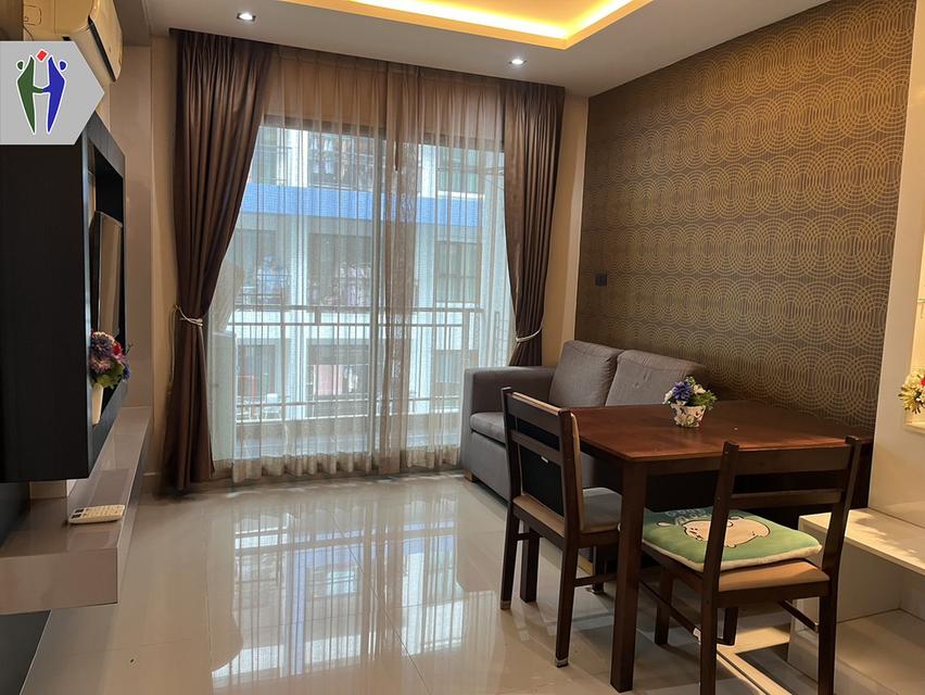 ให้เช่าคอนโดเดอะบลูเรสซิเด้นพร้อมอยู่ พัทยาใต้ 10,000 คอนโดขนาด 38 ตารางเมตร 1 ห้องนอน 1 ห้องน้ำ 1 ห้องนั่งเล่น พร้อมระเบียงกว้าง คอนโดนี้มีเฟอร์นิเ 4