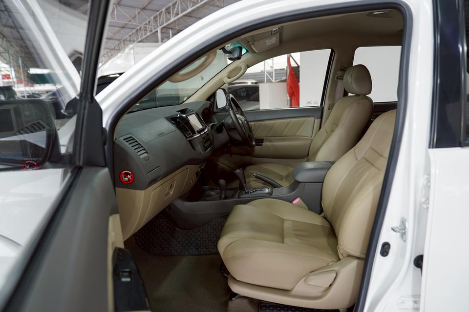 TOYOTA FORTUNER 3.0 V 4WD AT  (ปี 2011)  14