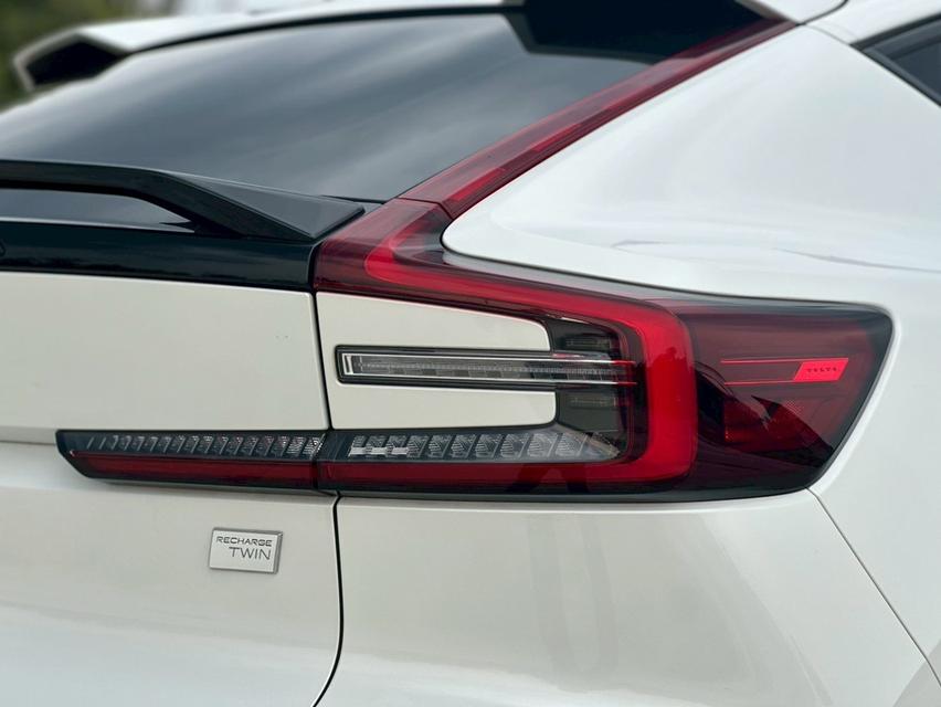 Volvo C40 TwinMotor 2023• Mileage: 28,000 km 7