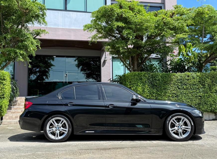 2018 BMW 320D M PERFORMANCE รถมือเดียวออกป้ายแดง รถวิ่งน้อย เข้าศูนย์ตามระยะ รถไม่เคยมีอุบัติเหตุครับ 6