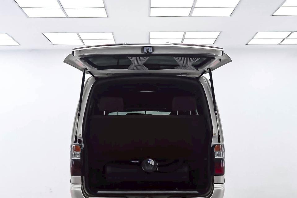 TOYOTA HIACE SUPER WAGON 2.4 2002  6