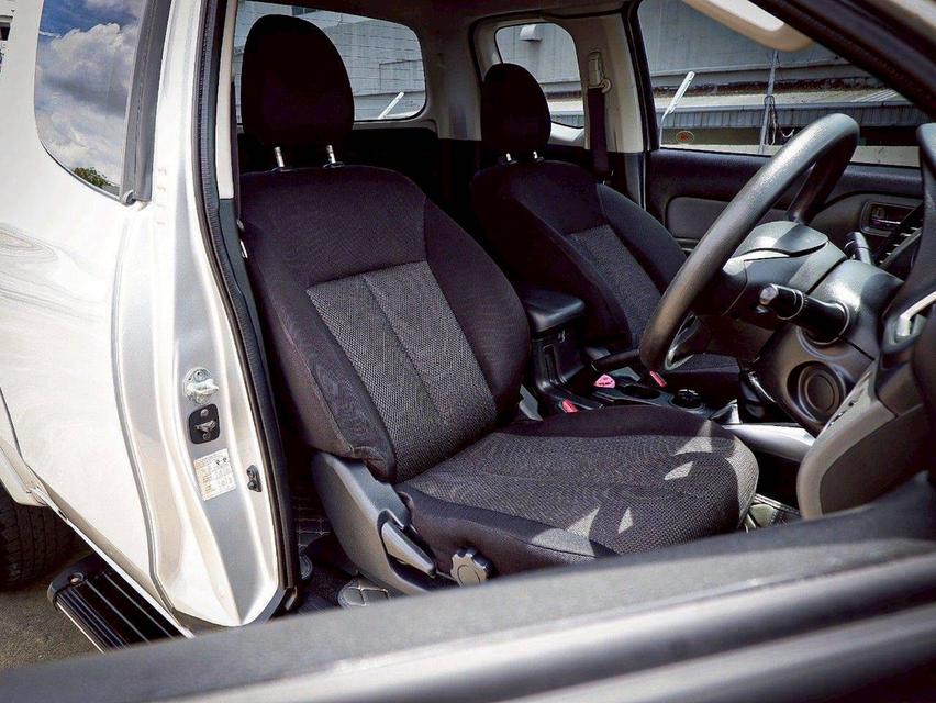 รหัสรถ QT115 Mitsubishi Triton Megacab 2.4 GLS Limited Plus เกียร์ M/T สีบรอนซ์เทา ปี 2015 19