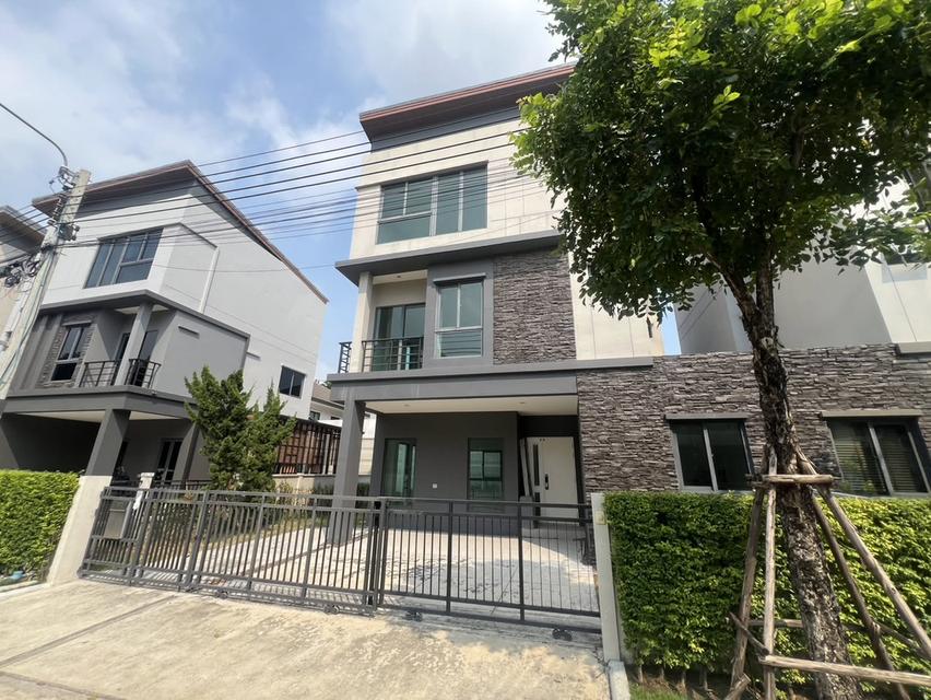 ขายบ้านแฝด 3 ชั้น โครงการ Private เพียง 28หลัง ราคาถูกที่สุดในโครงการ 9