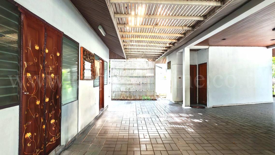 บ้านเดี่ยว ศรีเจริญวิลล่า หลังมุม ติดถนนเทพารักษ์ ใกล้ รพ.สินแพทย์ 9