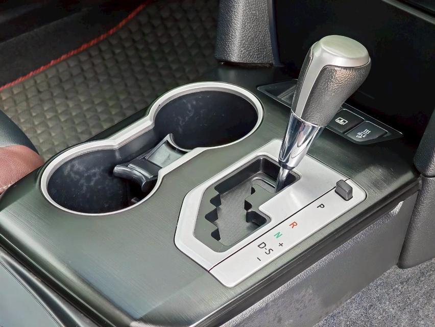TOYOTA CAMRY 2.5G ESPORT 8