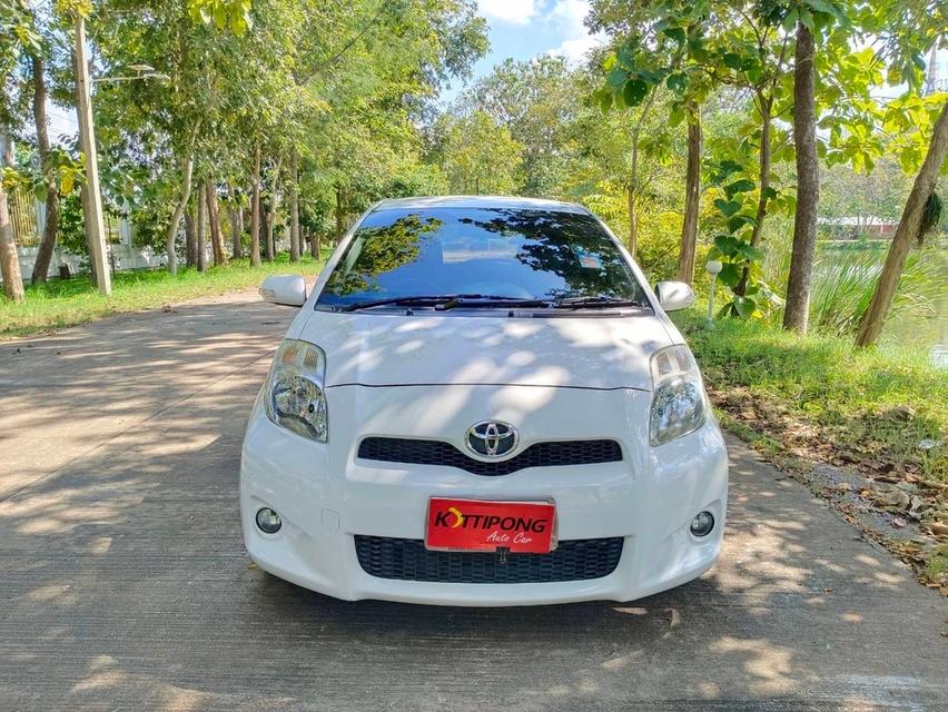 Toyota yaris 2