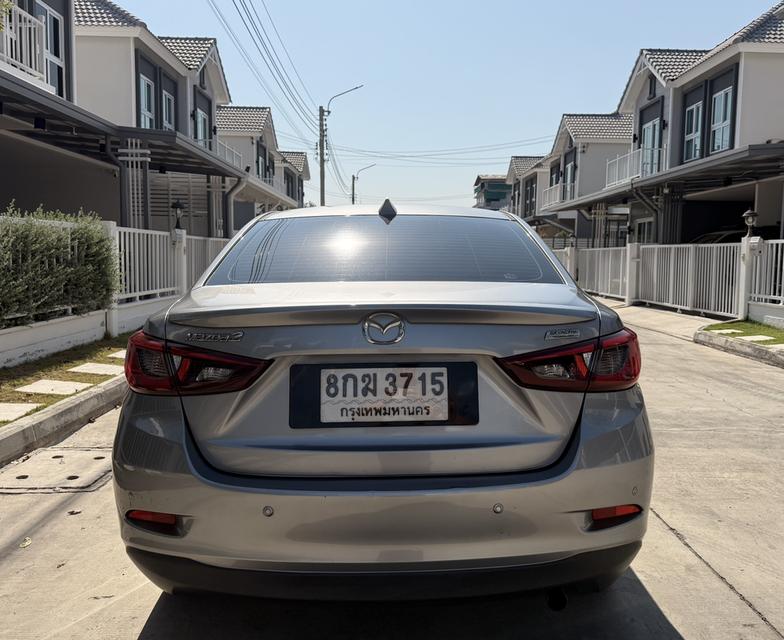 รถบ้านเจ้าของขายเอง Mazda 2 1.3 Skyactiv-G ปี 2017 สีเทา สภาพกริ๊บ ไมล์แท้ 120,xxx กม. เพิ่งเปลี่ยนยาง YOKOHAMA ใหม่ยกชุด รูปที่ 4
